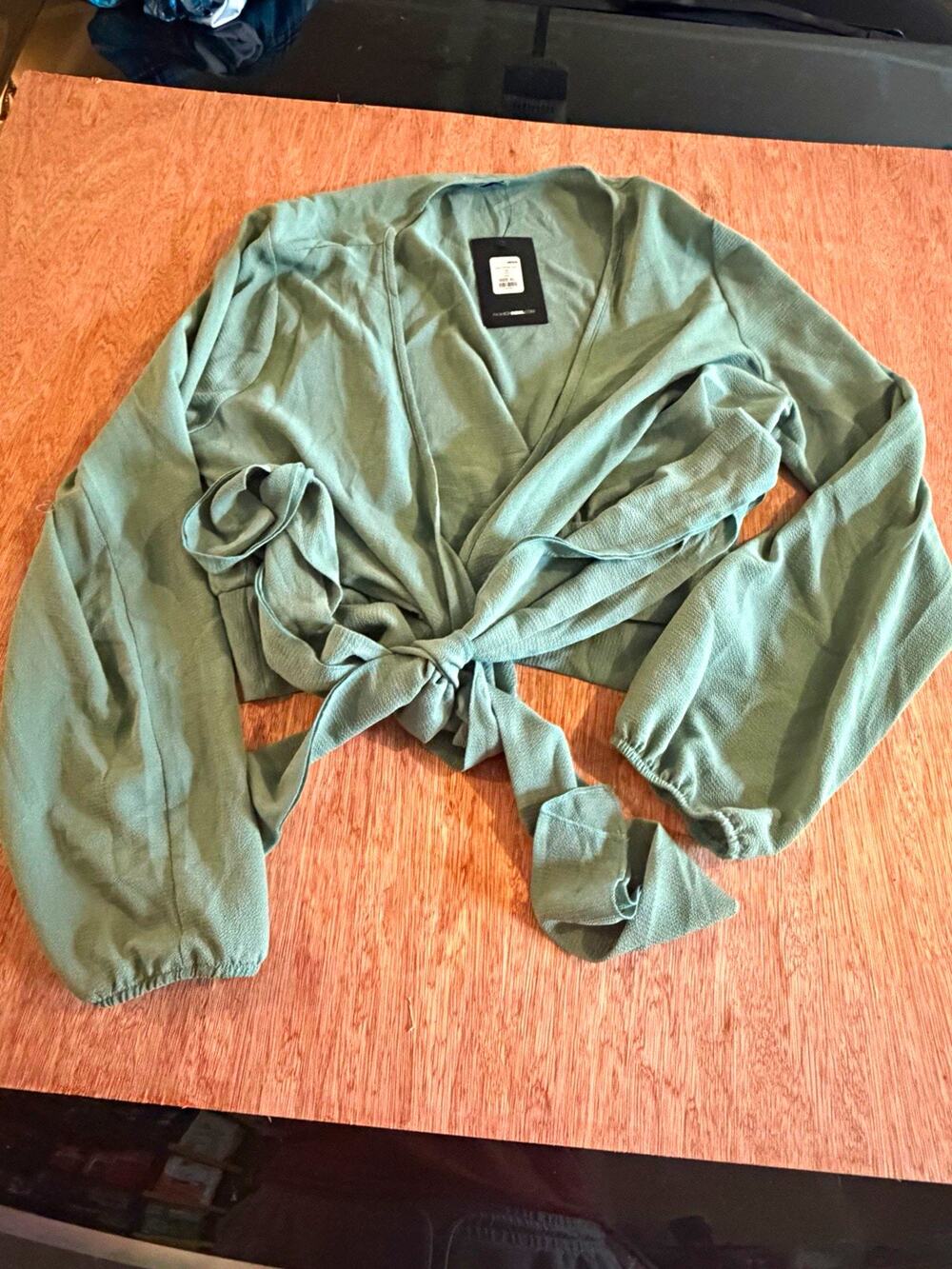 Fashion Nova Women’s Green Solid Wrap V-Neck Long Sleeve Tie Top Size XL